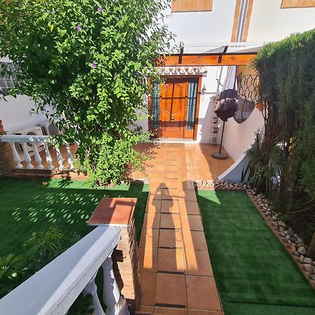 Вилла Benyamina House Торремолинос Номер фото
