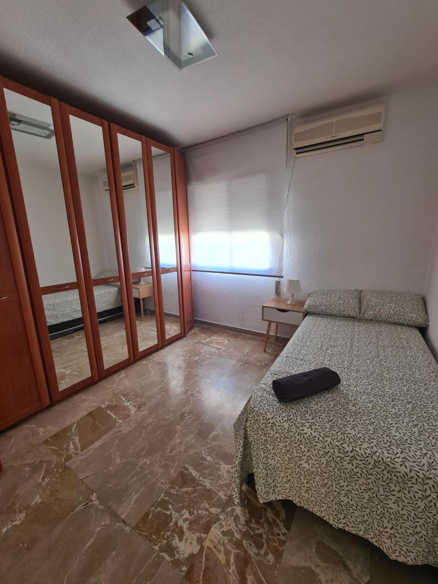 Вилла Benyamina House Торремолинос Номер фото